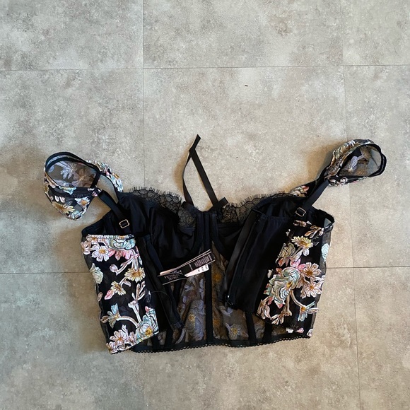 Victoria’s Secret dream angels corset - Picture 2 of 3